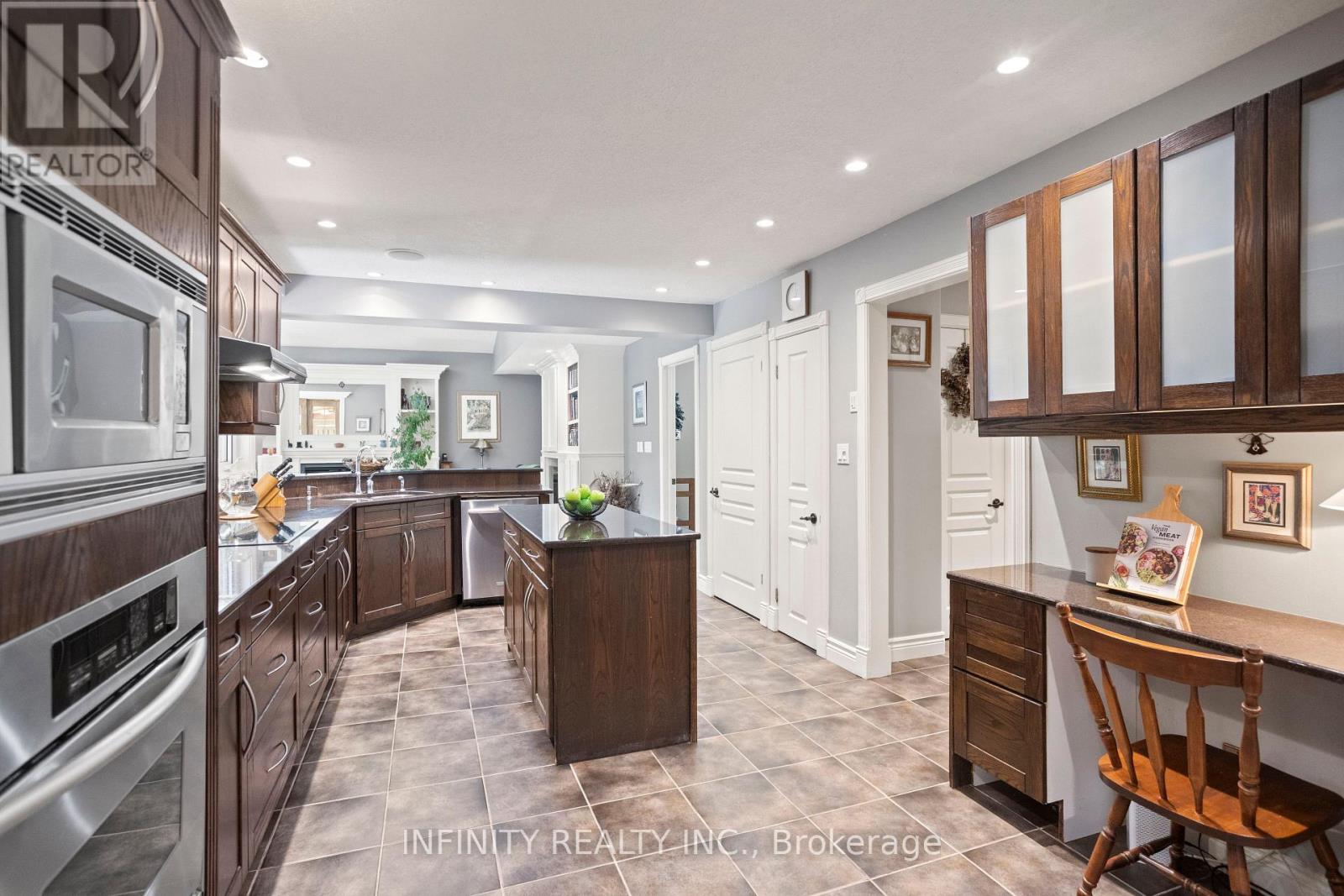 251 Hunt Club Drive, London North, Ontario  N6H 3Z2 - Photo 14 - X12346170