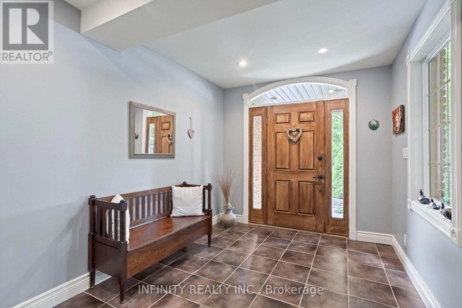 251 Hunt Club Drive, London North, Ontario  N6H 3Z2 - Photo 6 - X12346170