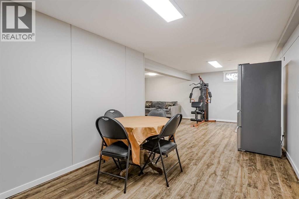 208 Woodpark Place Sw, Calgary, Alberta  T2M 2S5 - Photo 21 - A2248857