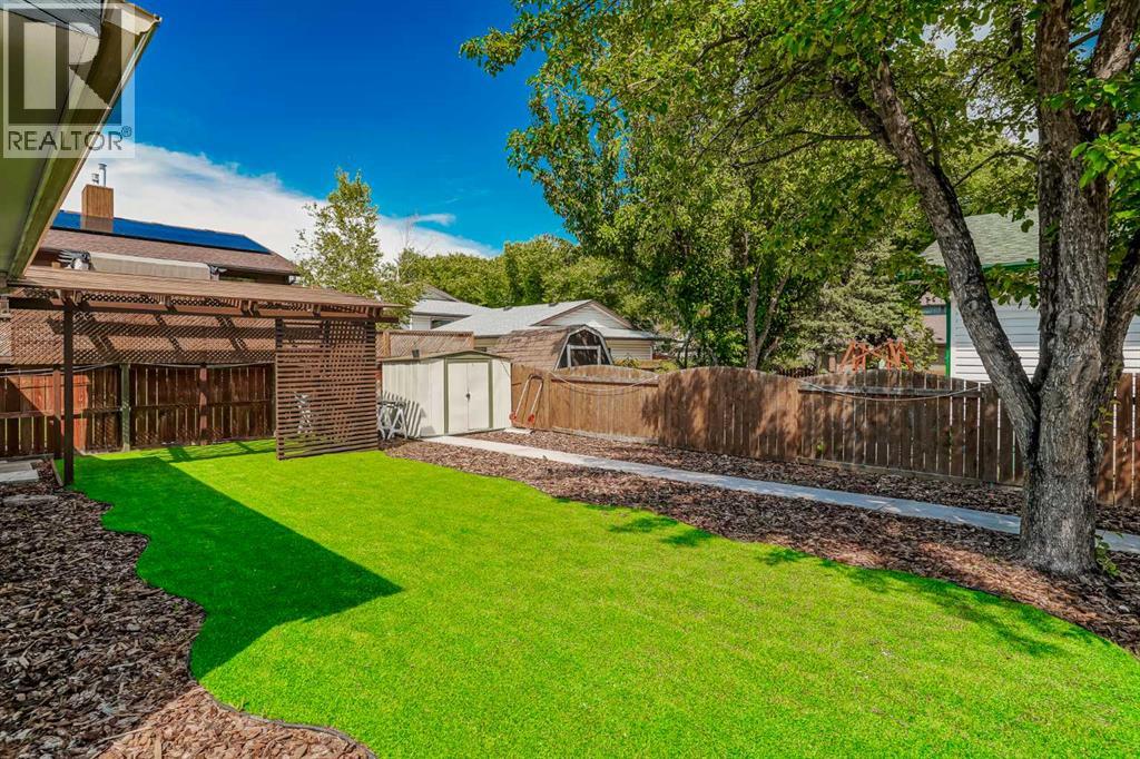 208 Woodpark Place Sw, Calgary, Alberta  T2M 2S5 - Photo 37 - A2248857