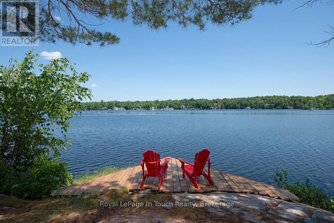 211 Pickerel Point Road, Georgian Bay, Ontario  L0K 1S0 - Photo 10 - X12346131