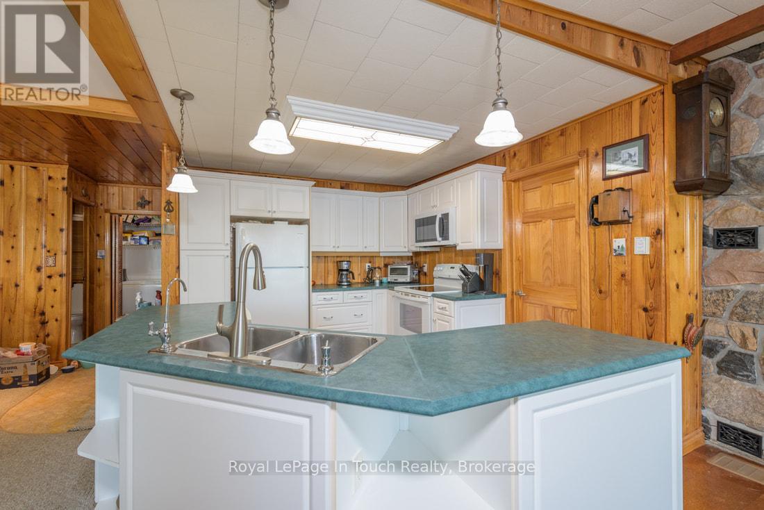 211 Pickerel Point Road, Georgian Bay, Ontario  L0K 1S0 - Photo 23 - X12346131