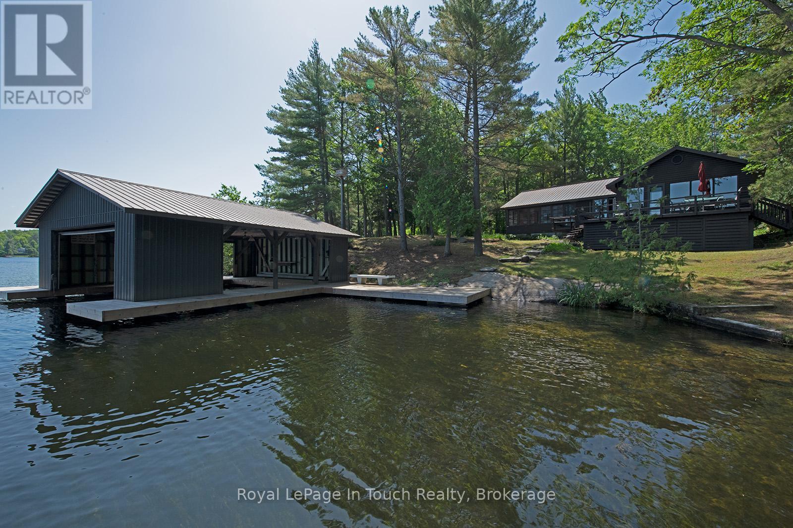 211 Pickerel Point Road, Georgian Bay, Ontario  L0K 1S0 - Photo 28 - X12346131