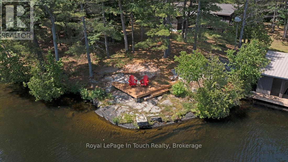 211 Pickerel Point Road, Georgian Bay, Ontario  L0K 1S0 - Photo 3 - X12346131