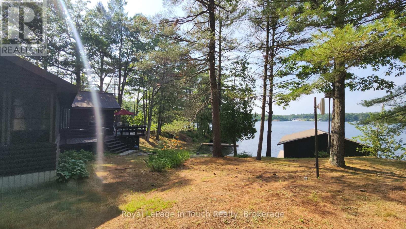 211 Pickerel Point Road, Georgian Bay, Ontario  L0K 1S0 - Photo 33 - X12346131