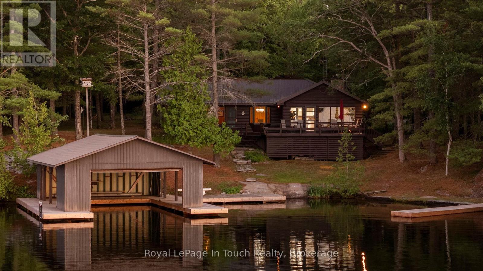 211 Pickerel Point Road, Georgian Bay, Ontario  L0K 1S0 - Photo 5 - X12346131