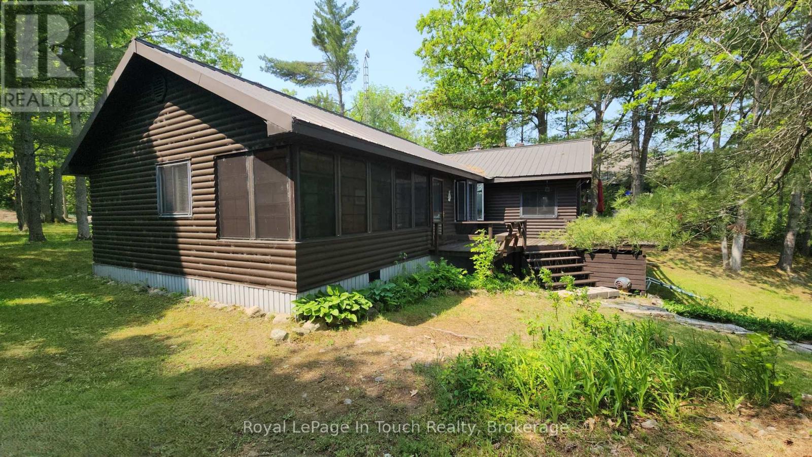 211 Pickerel Point Road, Georgian Bay, Ontario  L0K 1S0 - Photo 9 - X12346131