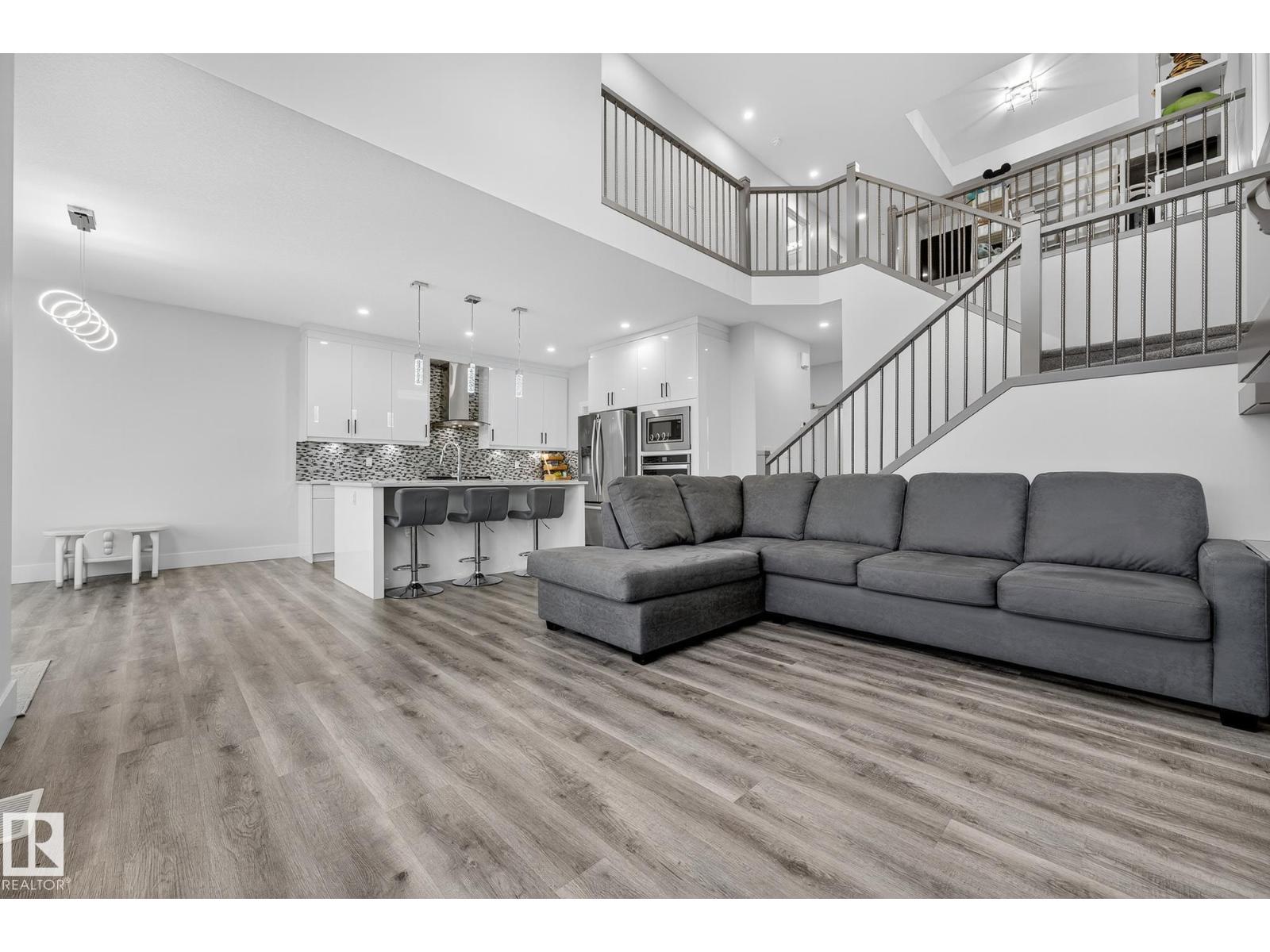 Property at 86 MEADOWLINK CM image 3