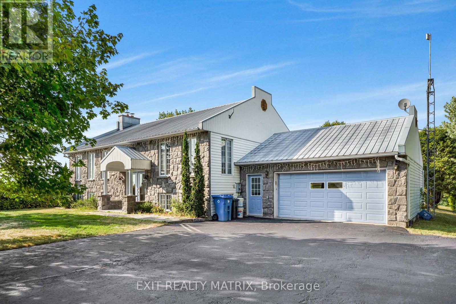 123 Ch Du Domaine Road, Alfred And Plantagenet, Ontario  K0B 1A0 - Photo 3 - X12346130