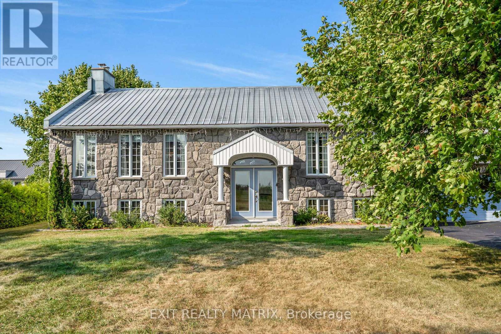 123 Ch Du Domaine Road, Alfred And Plantagenet, Ontario  K0B 1A0 - Photo 5 - X12346130