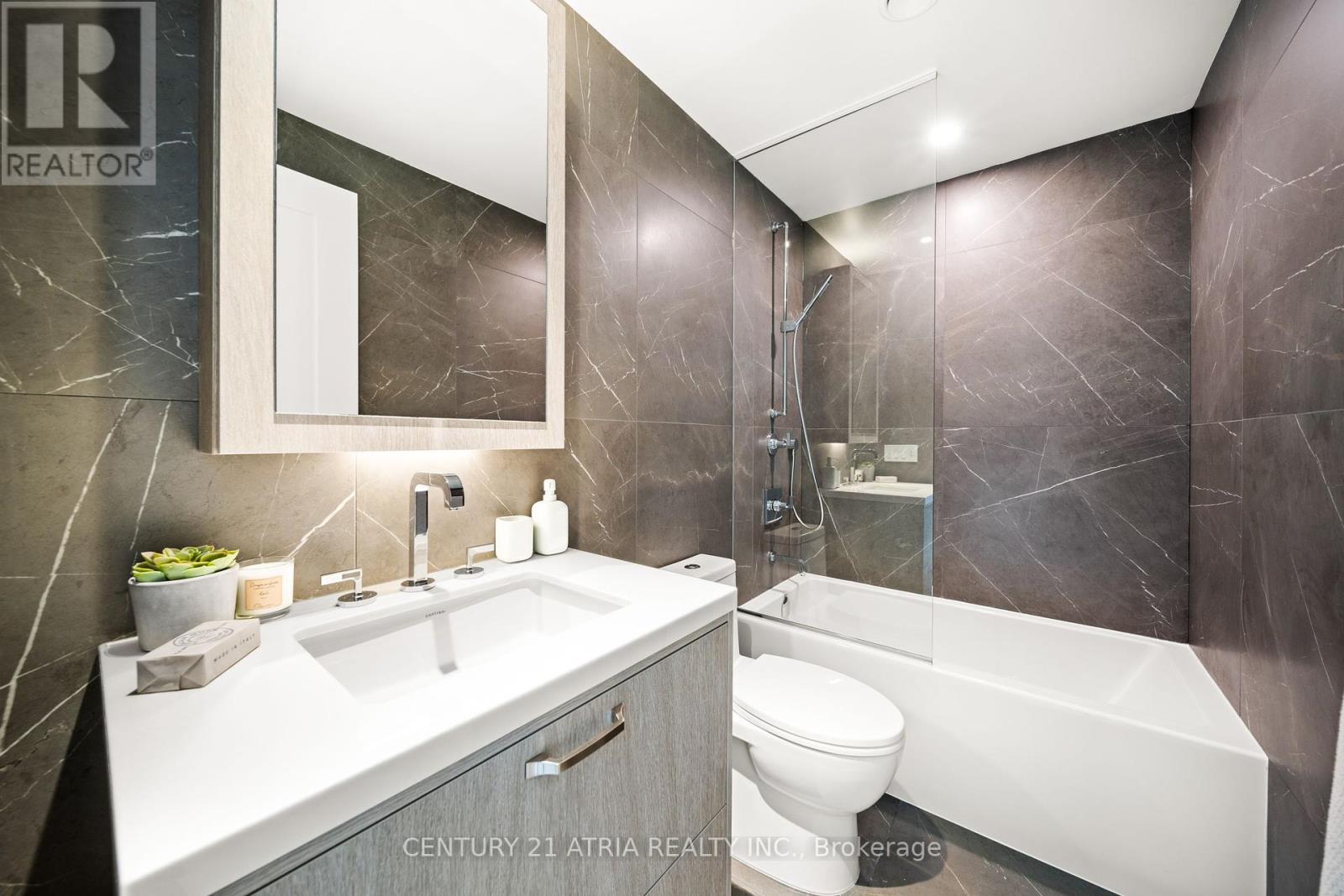 810 - 455 Wellington Street W, Toronto, Ontario  M5J 2R2 - Photo 40 - C12331347