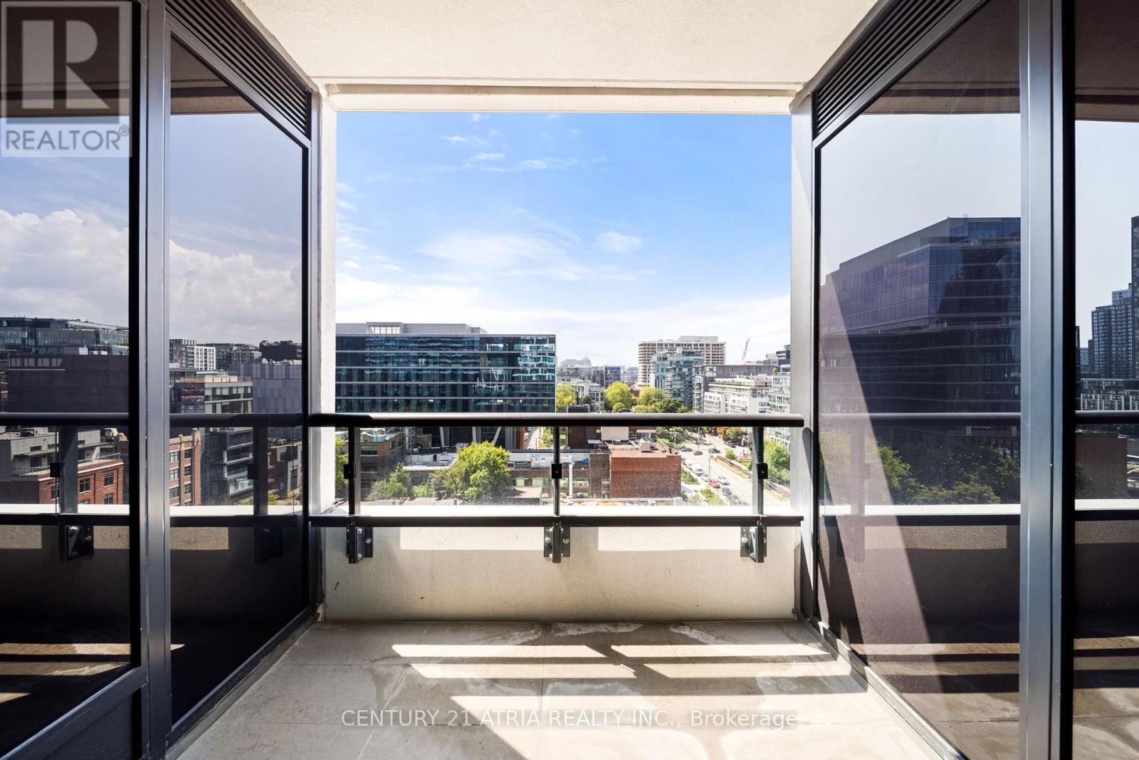 810 - 455 Wellington Street W, Toronto, Ontario  M5J 2R2 - Photo 44 - C12331347