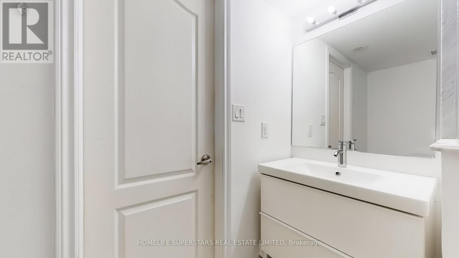42-02 - 2420 Baronwood Drive, Oakville, Ontario  L6M 0J7 - Photo 22 - W12342249