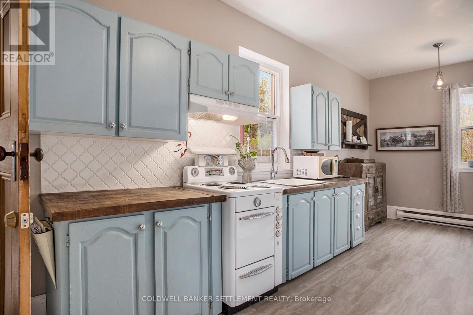2296 South Lavant Road, Lanark Highlands, Ontario  K0G 1K0 - Photo 6 - X12346018