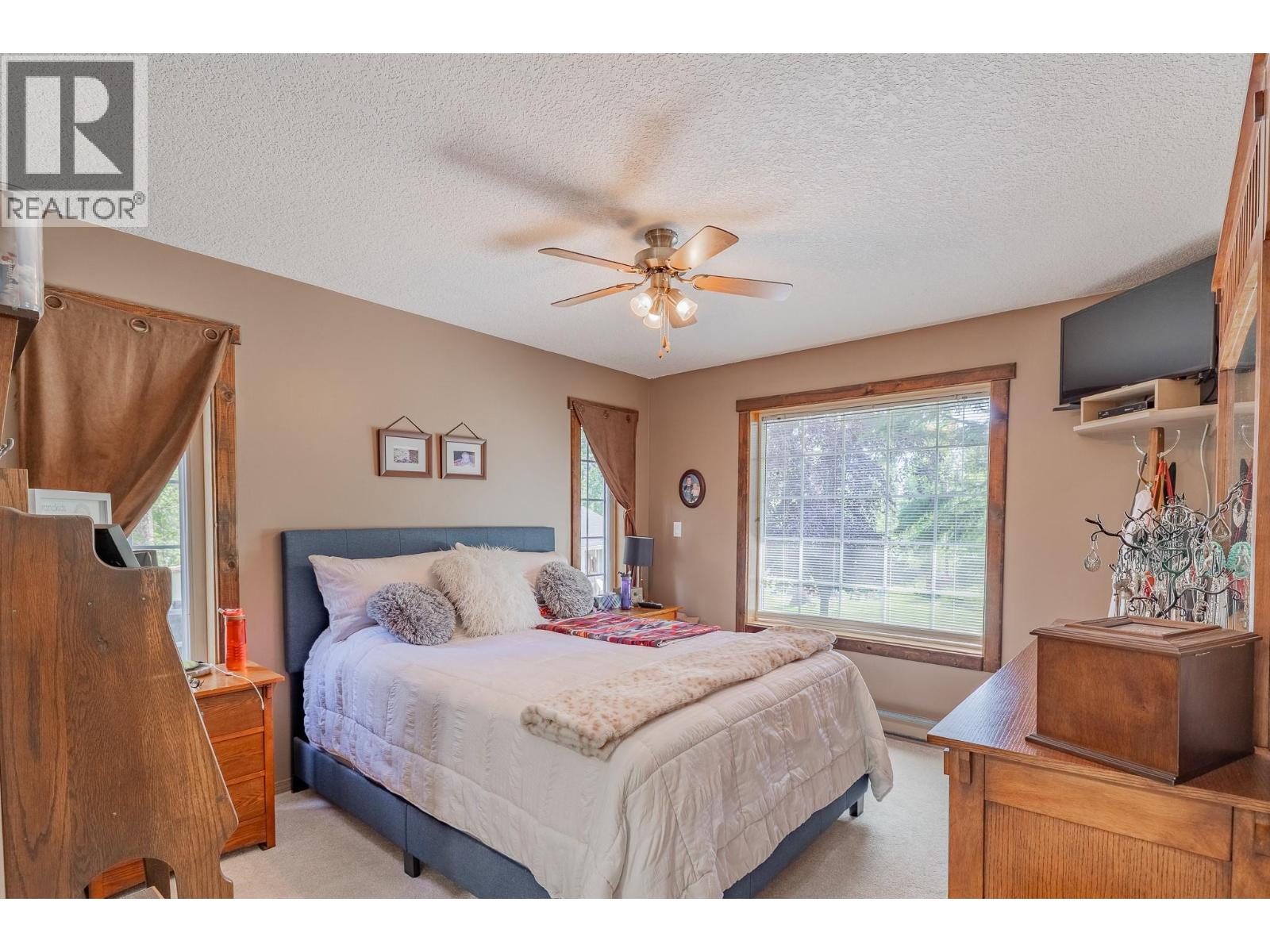 4814 Lake Road, Windermere, British Columbia  V0B 2L2 - Photo 14 - 10358375
