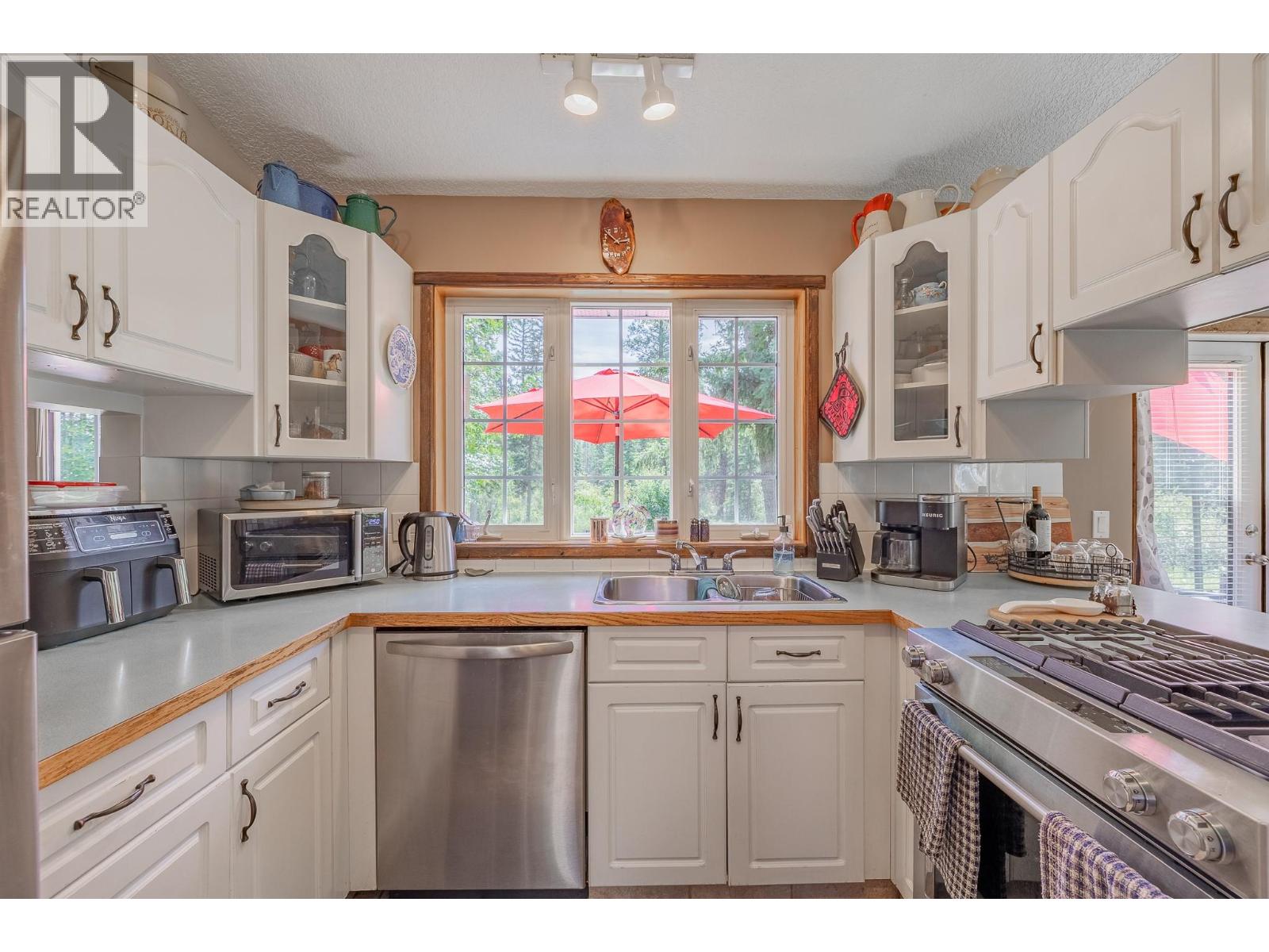 4814 Lake Road, Windermere, British Columbia  V0B 2L2 - Photo 18 - 10358375