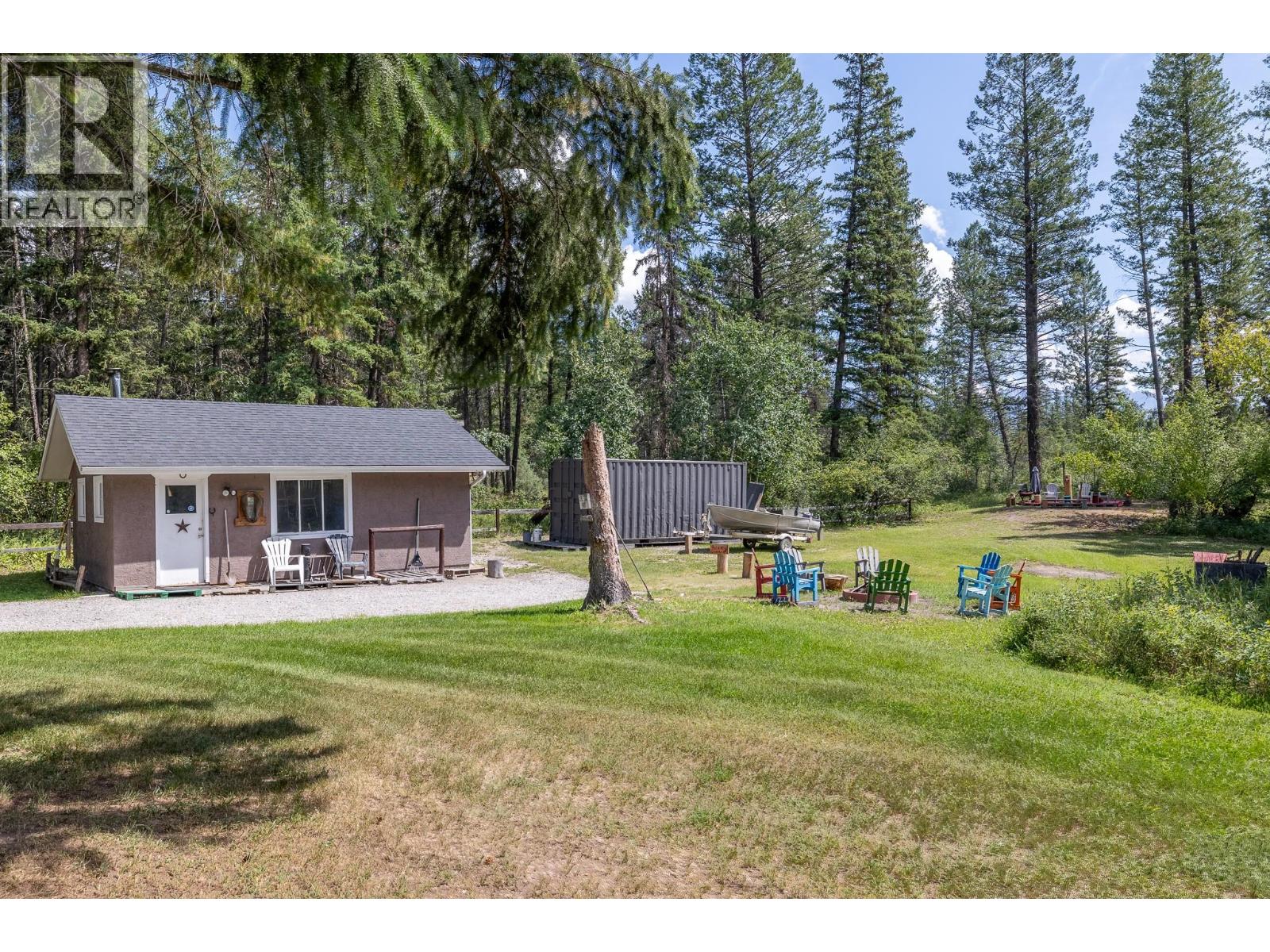 4814 Lake Road, Windermere, British Columbia  V0B 2L2 - Photo 7 - 10358375