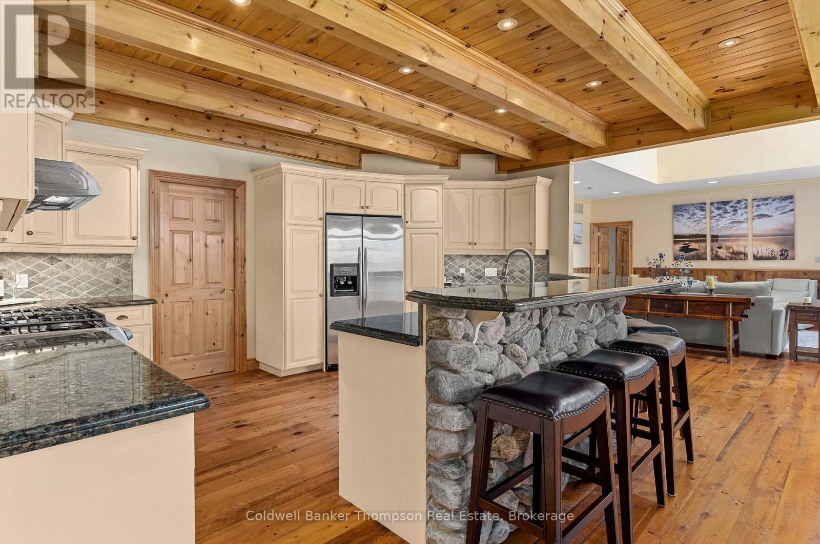 2202 60 Highway, Lake Of Bays, Ontario  P1H 2J6 - Photo 19 - X12346118