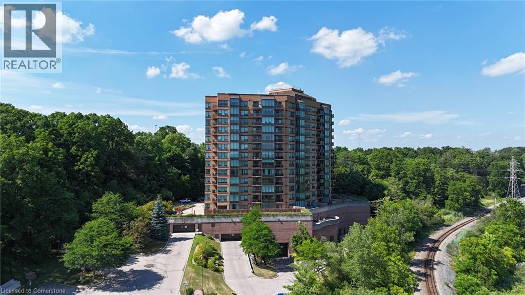 Property at 237 KING Street W Unit# 907 image 2