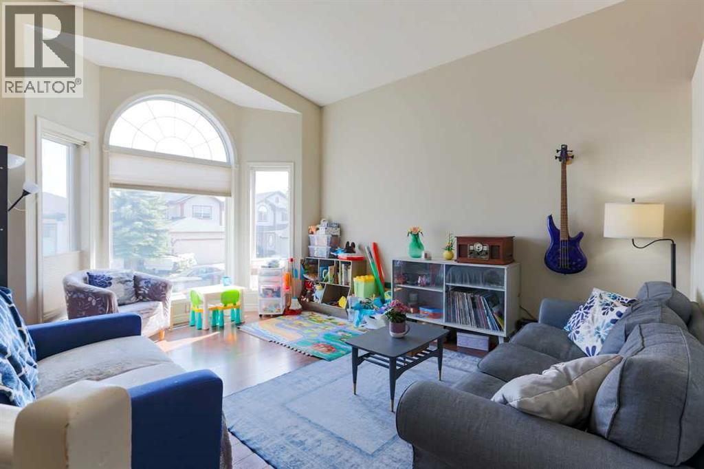 Property at 112 Woodside Circle NW image 3