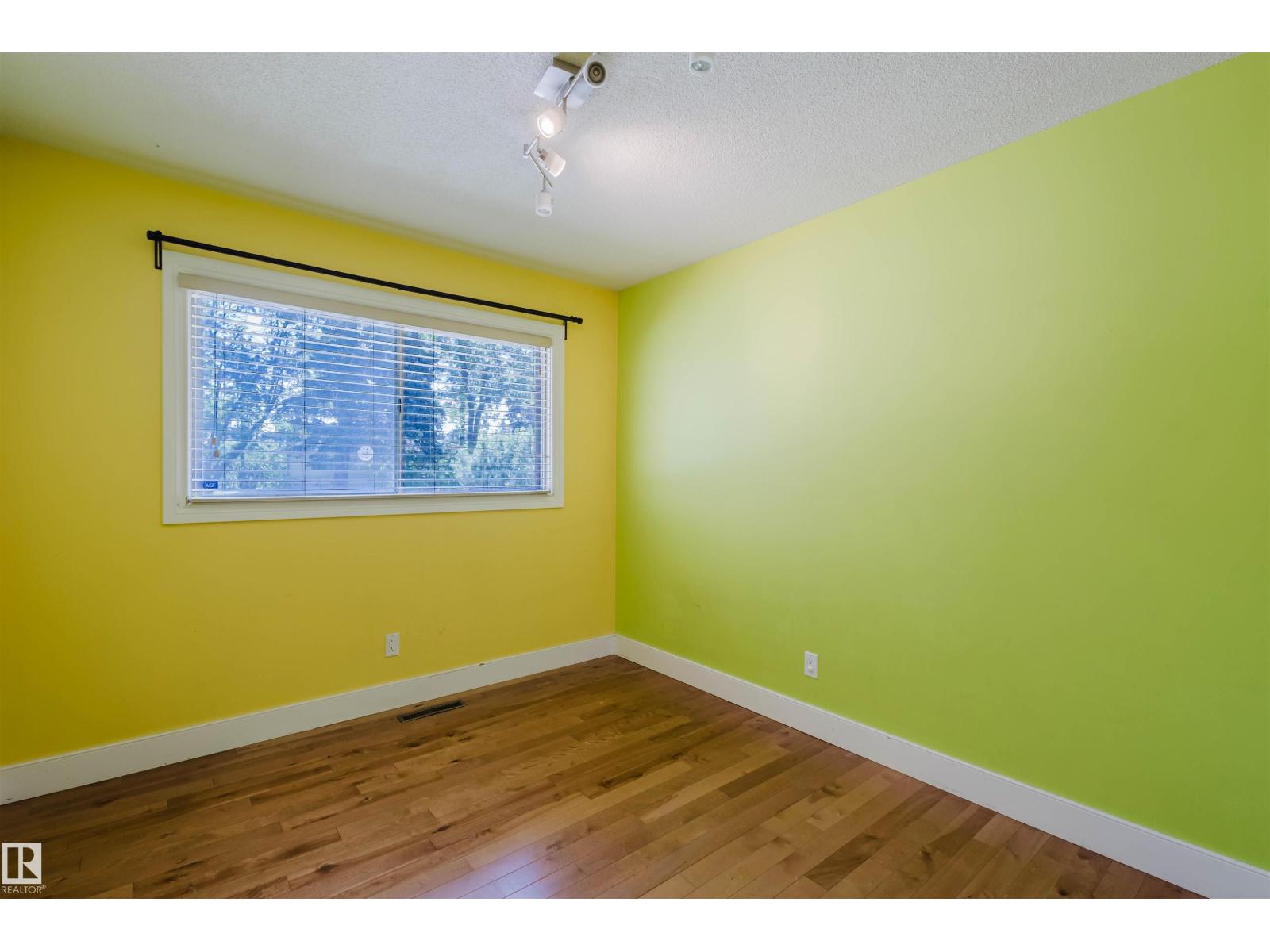 Property at 168 WINDERMERE DR NW image 2