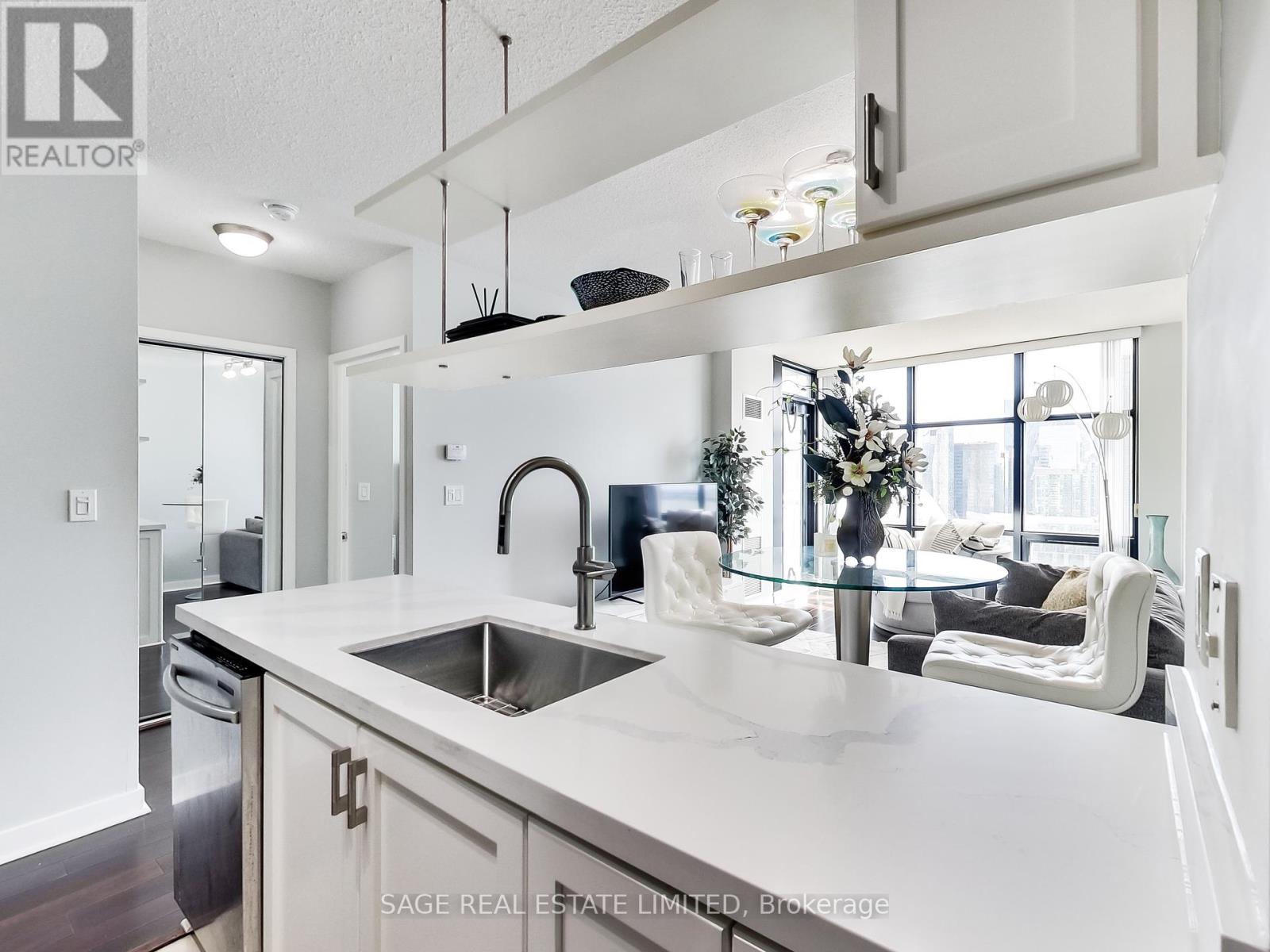 3707 - 35 Mariner Terrace, Toronto, Ontario  M5V 3V9 - Photo 3 - C12346159