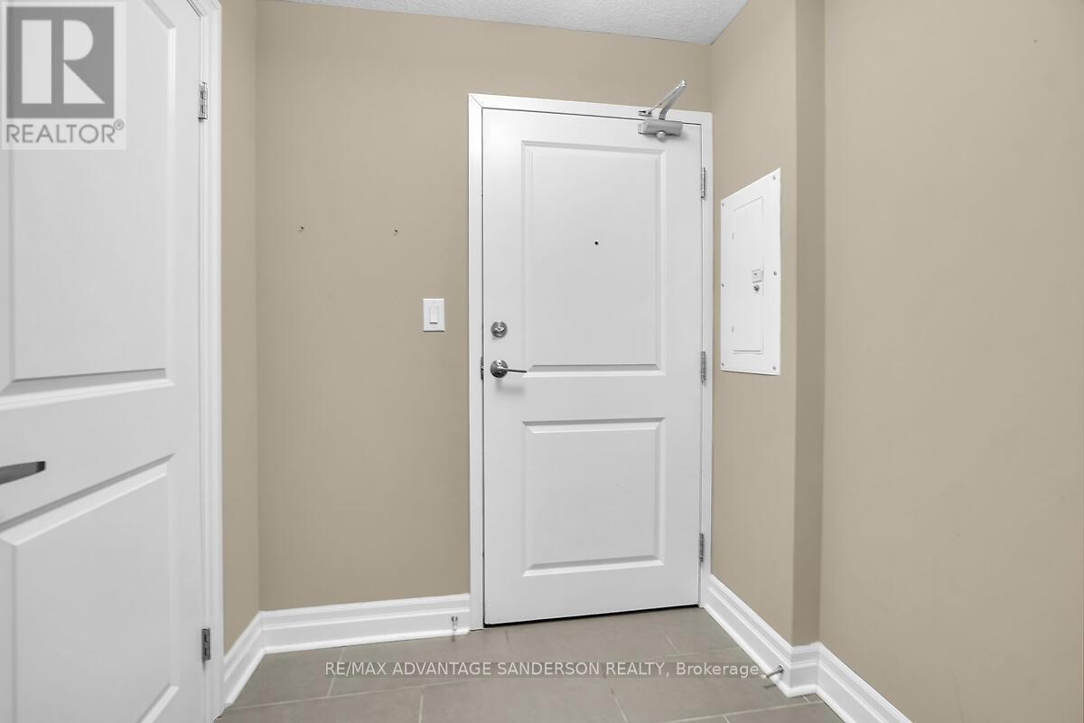 304 - 89 Ridout Street S, London South, Ontario  N6C 3X2 - Photo 6 - X12346319