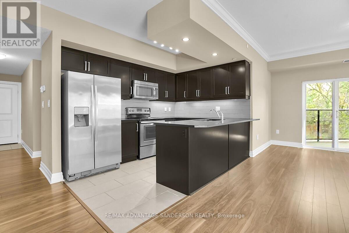 304 - 89 Ridout Street S, London South, Ontario  N6C 3X2 - Photo 8 - X12346319