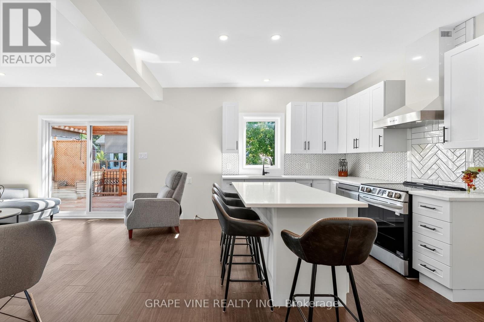 36 First Avenue, Russell, Ontario  K4R 1C9 - Photo 13 - X12346183