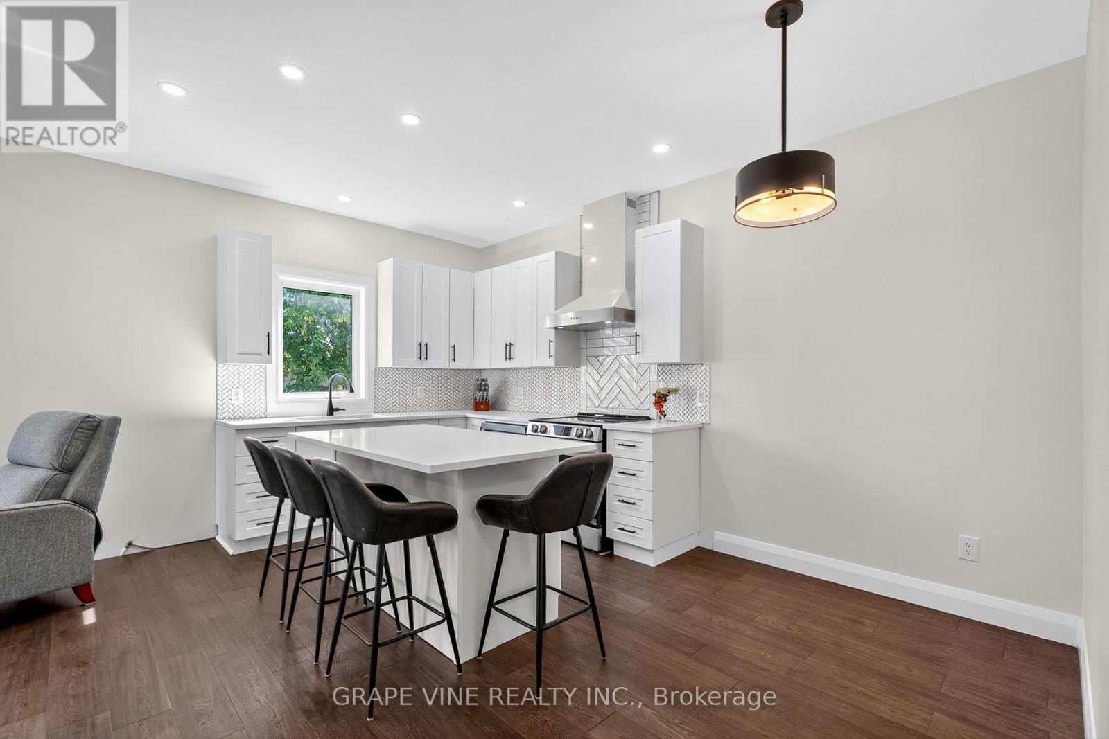 36 First Avenue, Russell, Ontario  K4R 1C9 - Photo 14 - X12346183