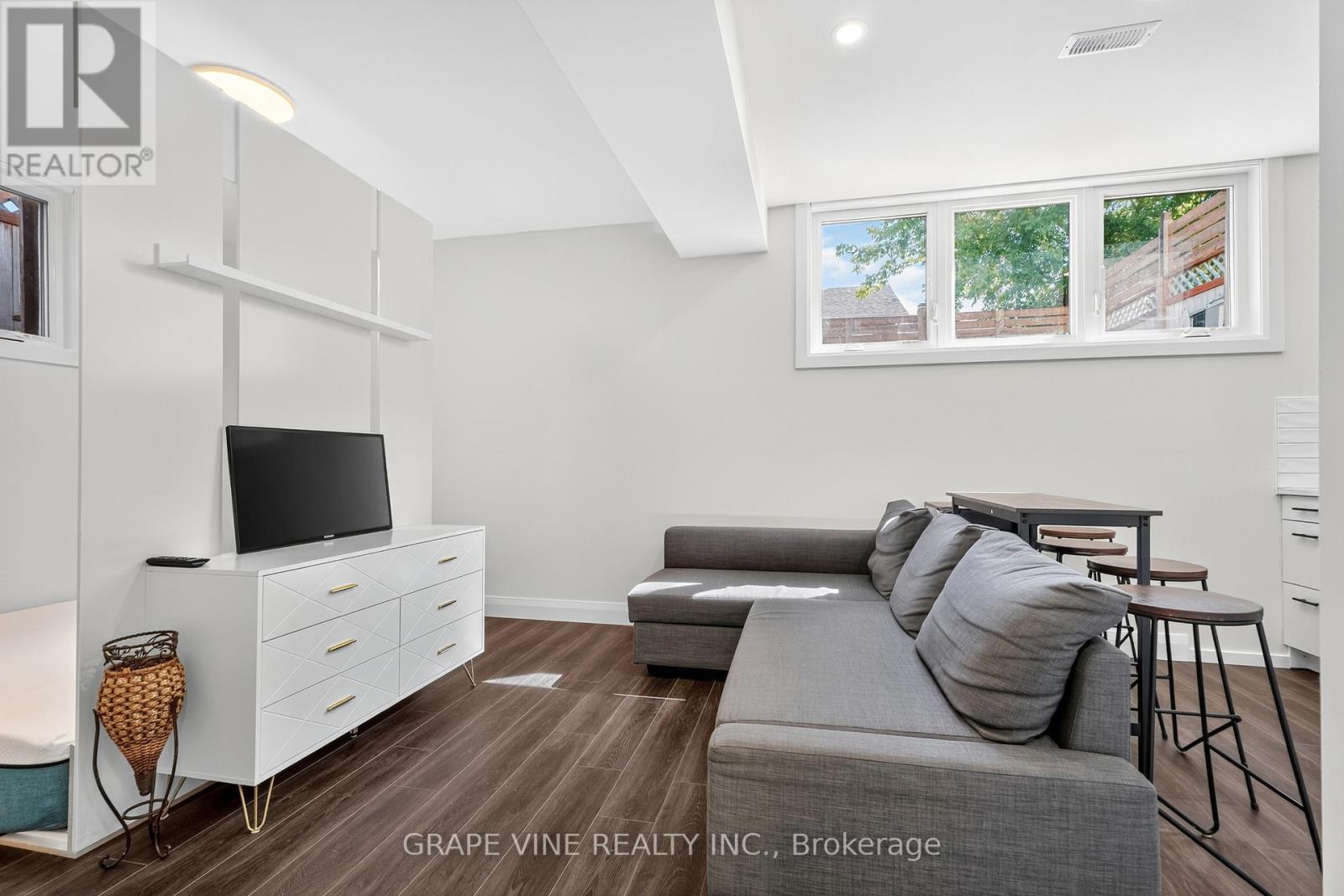 36 First Avenue, Russell, Ontario  K4R 1C9 - Photo 27 - X12346183