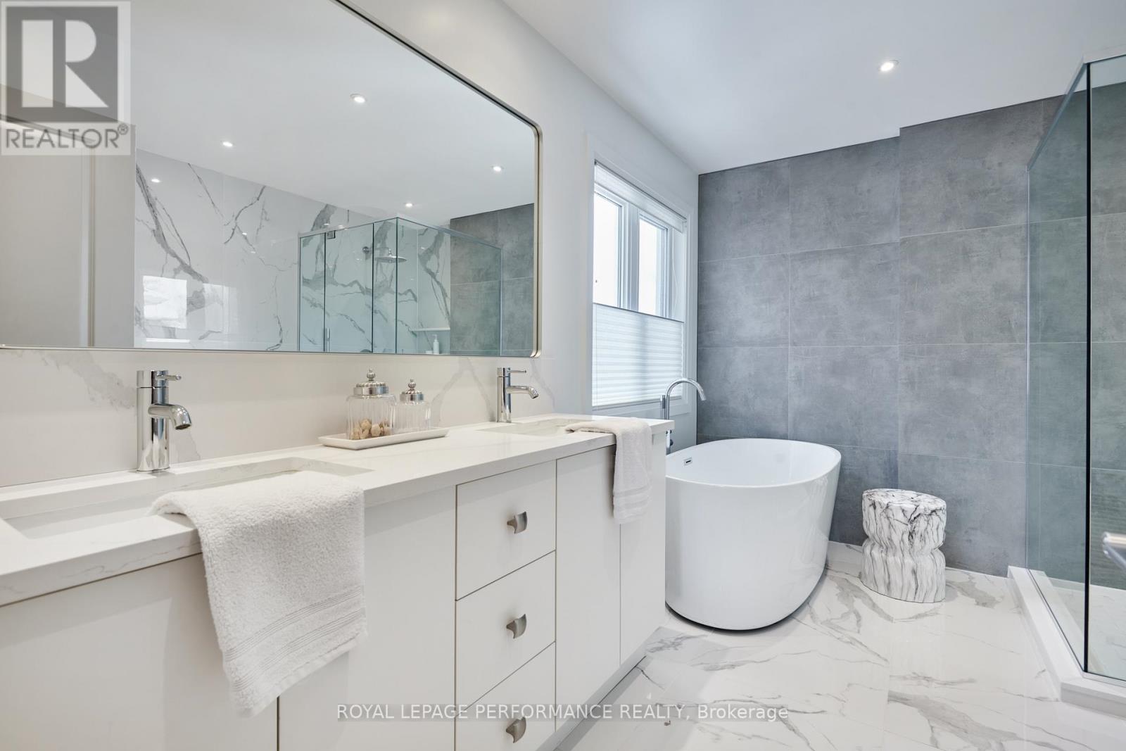 179 Gracewood Crescent, Ottawa, Ontario  K1T 0J3 - Photo 28 - X12346296