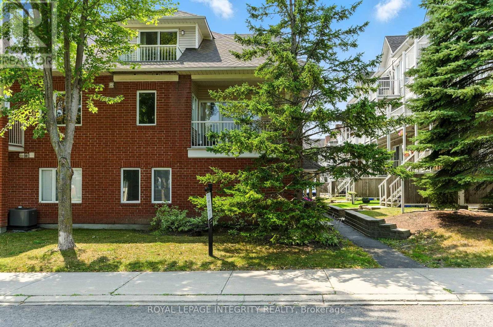 B - 10 Daybreak Street, Ottawa, Ontario  K2G 6T9 - Photo 3 - X12346303