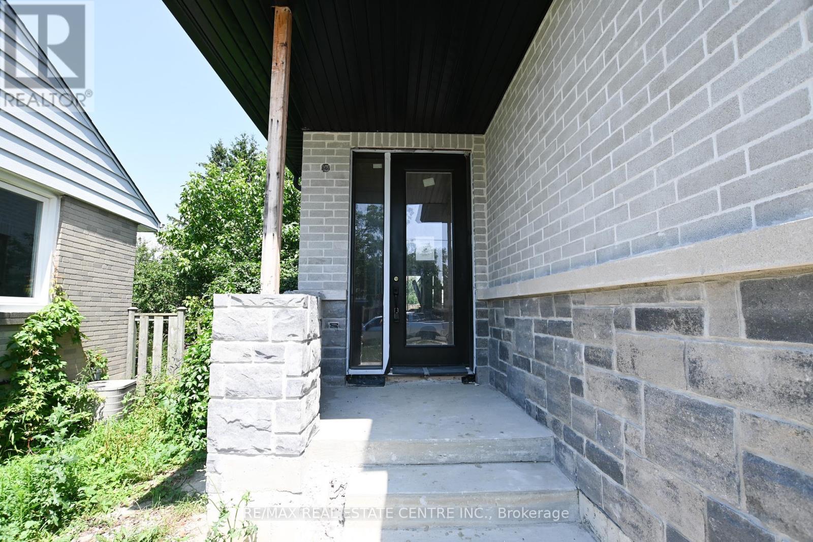 26 Rainbow Drive, Vaughan (West Woodbridge), Ontario  L4L 2K2 - Photo 34 - N12346138