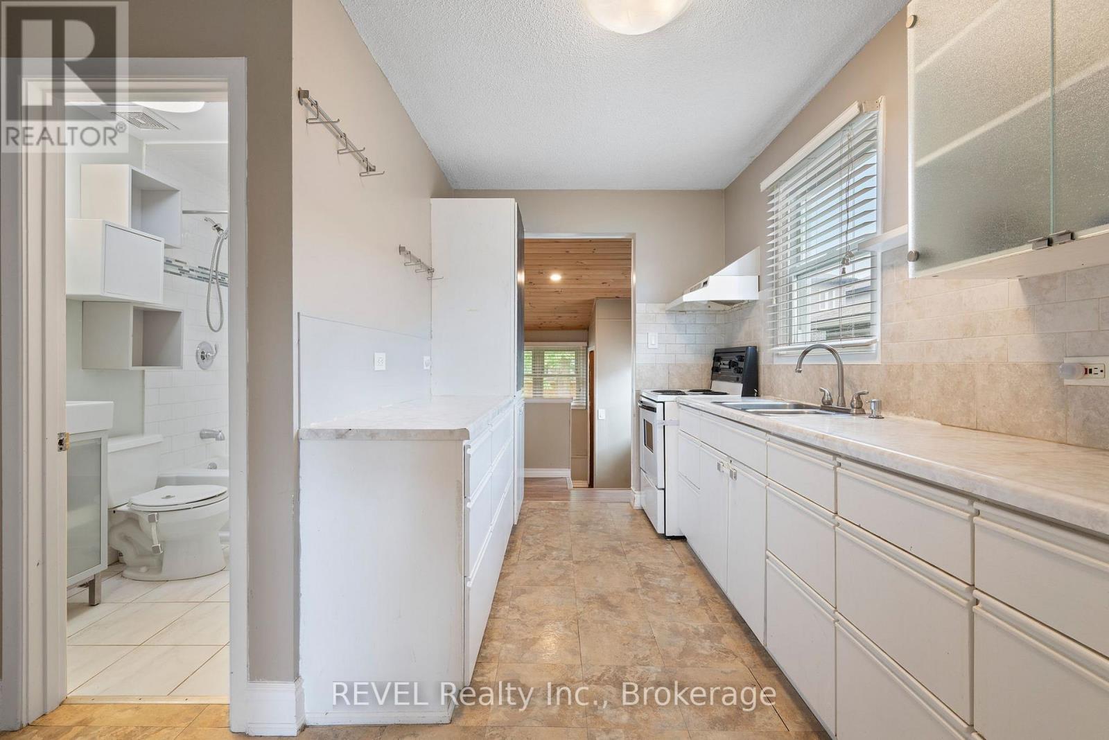 229 Morton Street, Thorold (Allanburg/thorold South), Ontario  L2V 1C8 - Photo 14 - X12346250