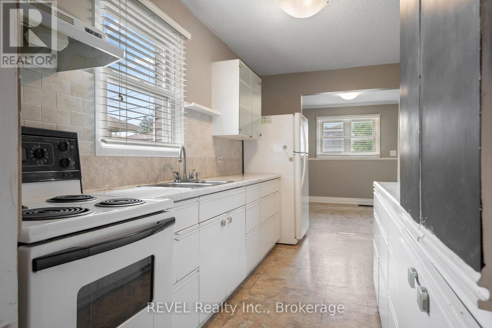 229 Morton Street, Thorold (Allanburg/thorold South), Ontario  L2V 1C8 - Photo 16 - X12346250