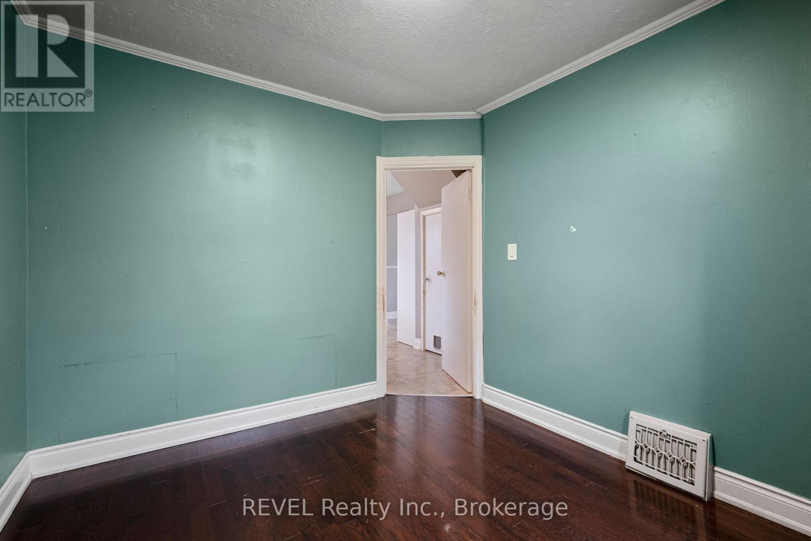 229 Morton Street, Thorold (Allanburg/thorold South), Ontario  L2V 1C8 - Photo 20 - X12346250