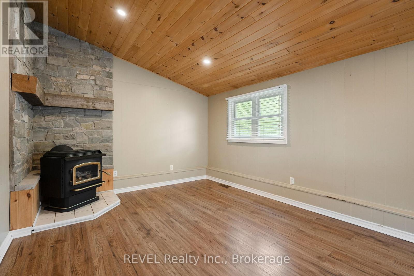 229 Morton Street, Thorold (Allanburg/thorold South), Ontario  L2V 1C8 - Photo 27 - X12346250