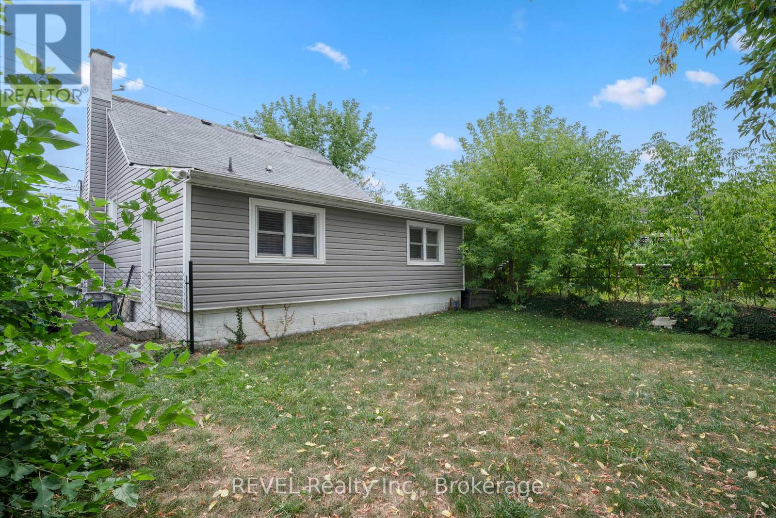 229 Morton Street, Thorold (Allanburg/thorold South), Ontario  L2V 1C8 - Photo 41 - X12346250