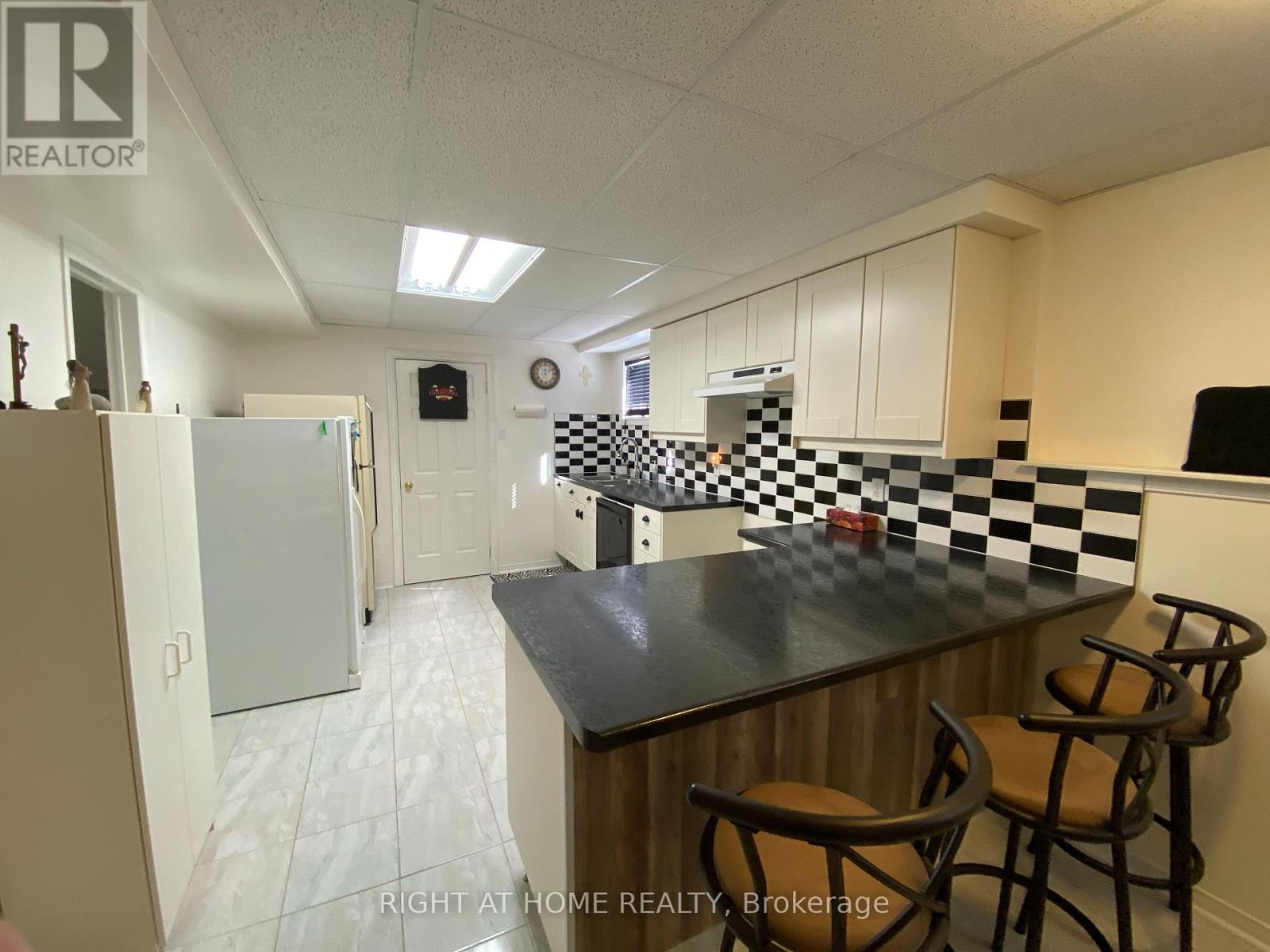 4 Campbell Avenue, Oro-Medonte, Ontario  L0L 1T0 - Photo 8 - S12346144
