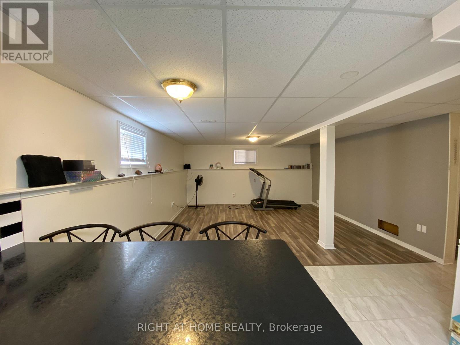 4 Campbell Avenue, Oro-Medonte, Ontario  L0L 1T0 - Photo 9 - S12346144