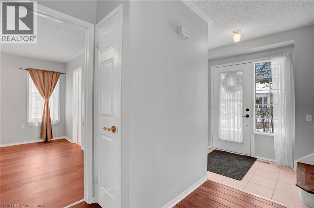 331 Silverbirch Boulevard, Mount Hope, Ontario  L0R 1W0 - Photo 3 - 40751086