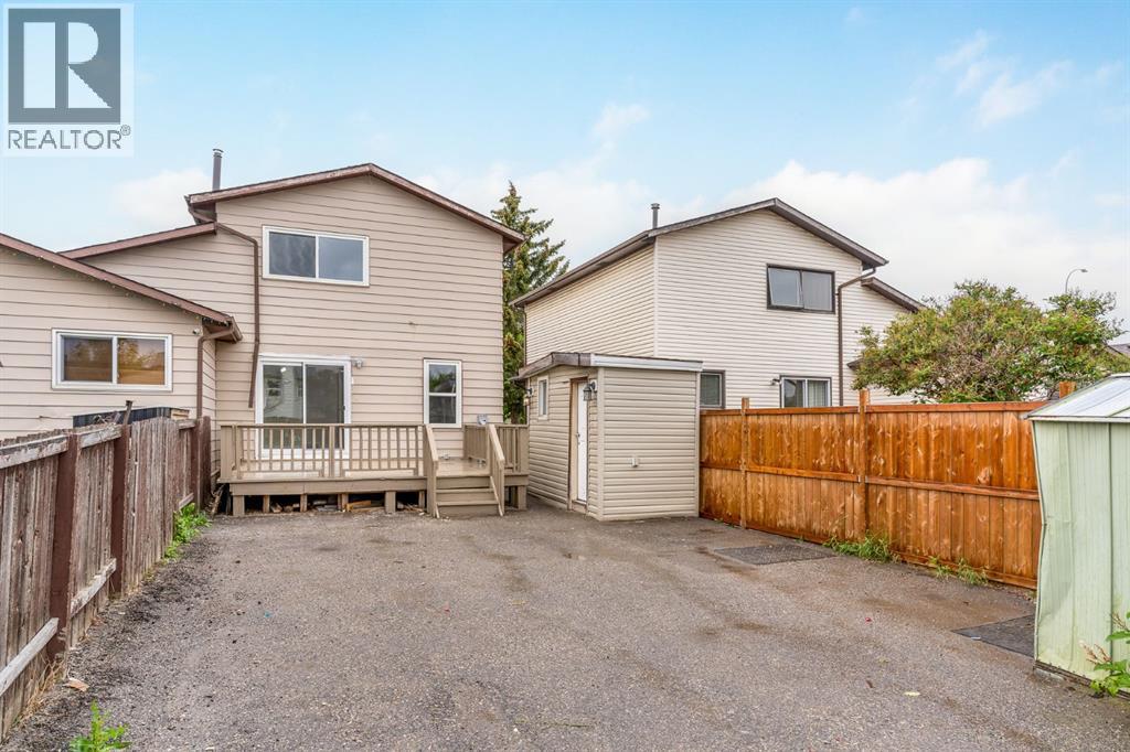 Property at 100 Whitworth Way NE image 2