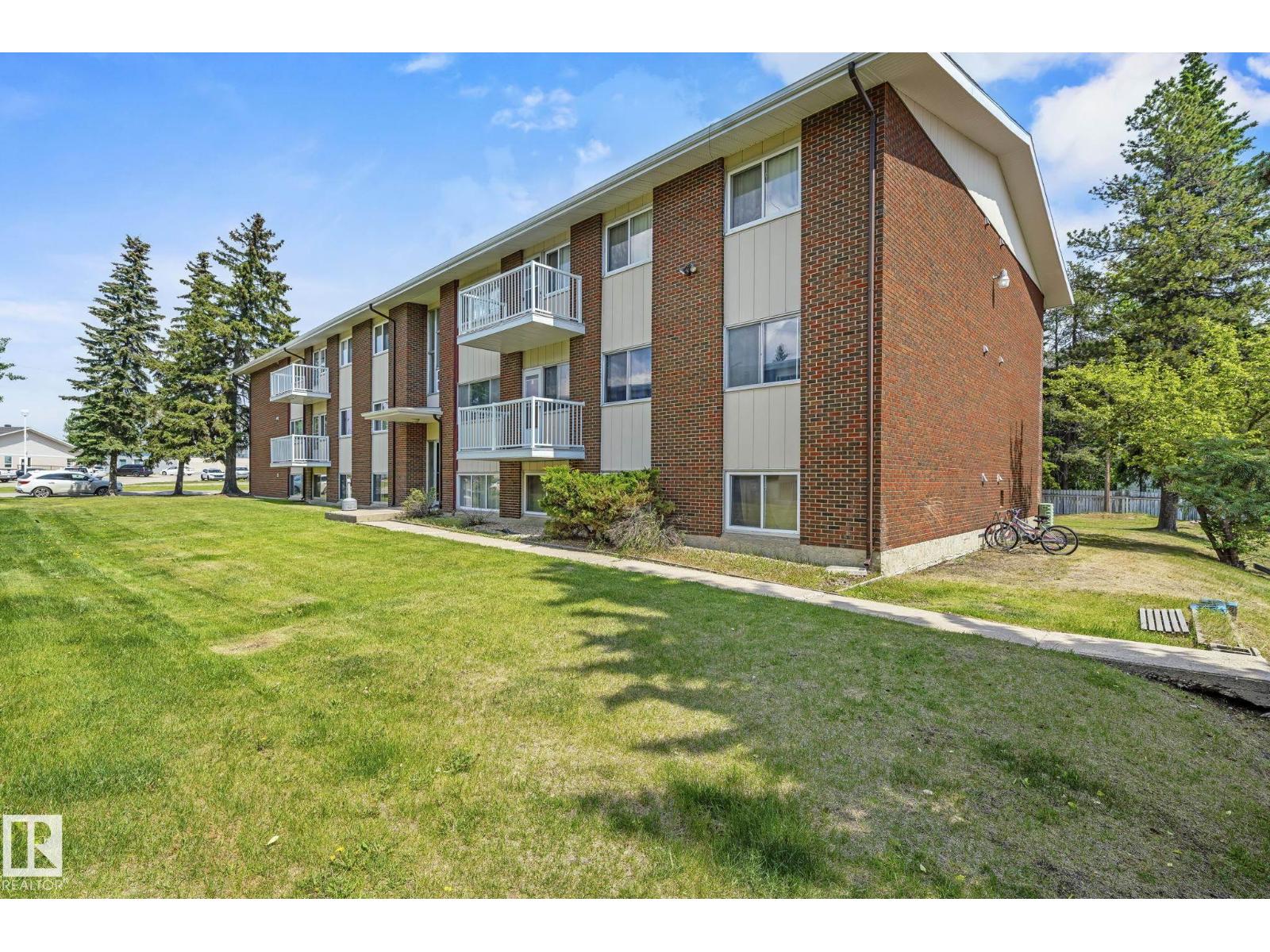 13 Sunset Boulevard, Whitecourt, Alberta  T7S 1L5 - Photo 7 - E4442658