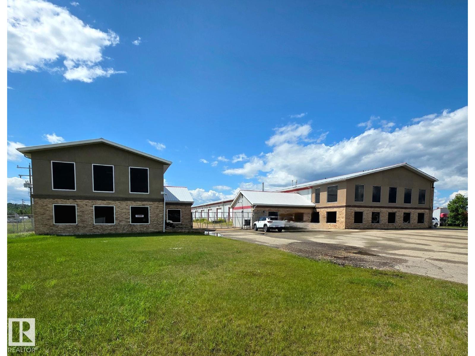 5012 Caxton ST W, Whitecourt, Alberta