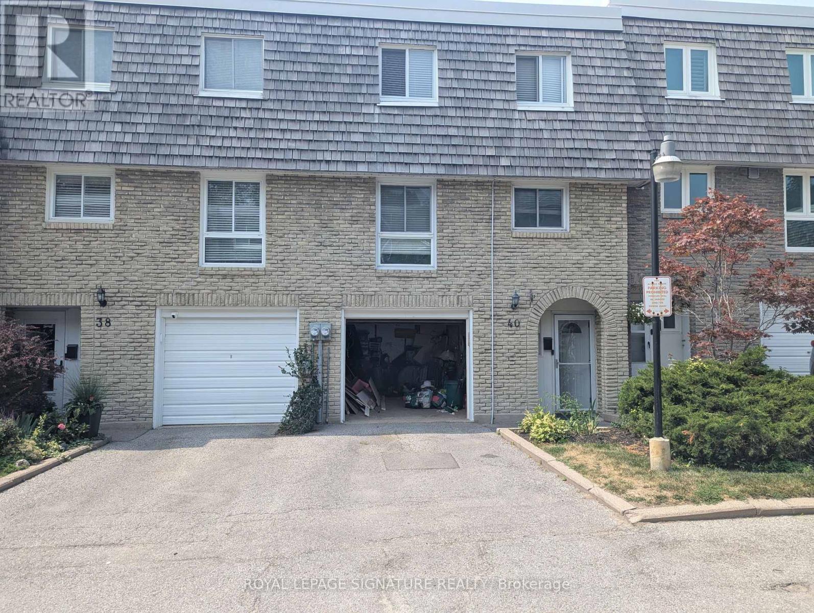 40 - 40 Wild Briarway, Toronto, Ontario  M2J 2L2 - Photo 2 - C12346308