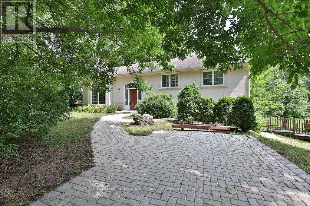 1340 Contour Drive, Mississauga, Ontario  L5H 1B2 - Photo 5 - W12333461