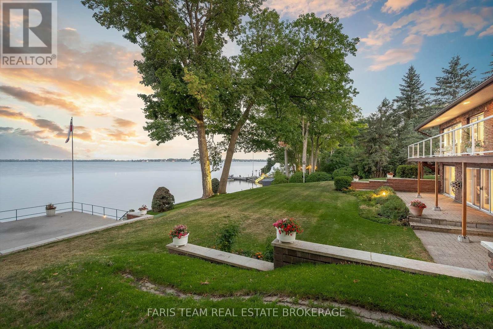 1 Southwood Circle, Orillia, Ontario  L3V 2H8 - Photo 2 - S12346272