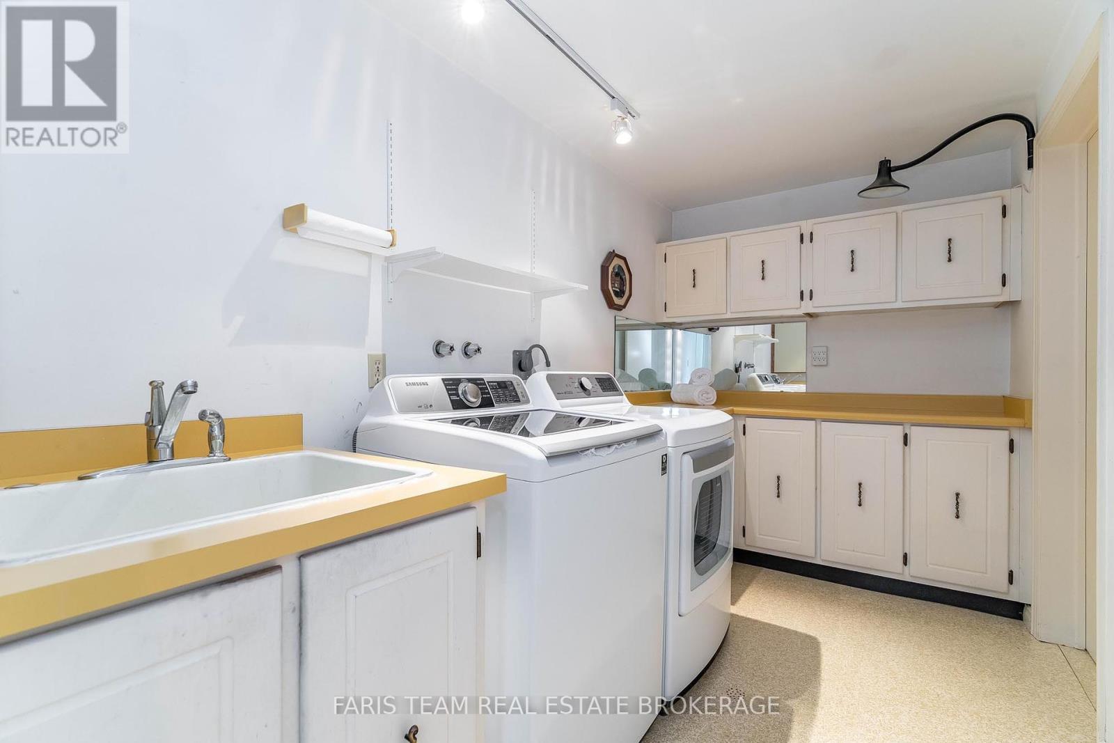 1 Southwood Circle, Orillia, Ontario  L3V 2H8 - Photo 33 - S12346272