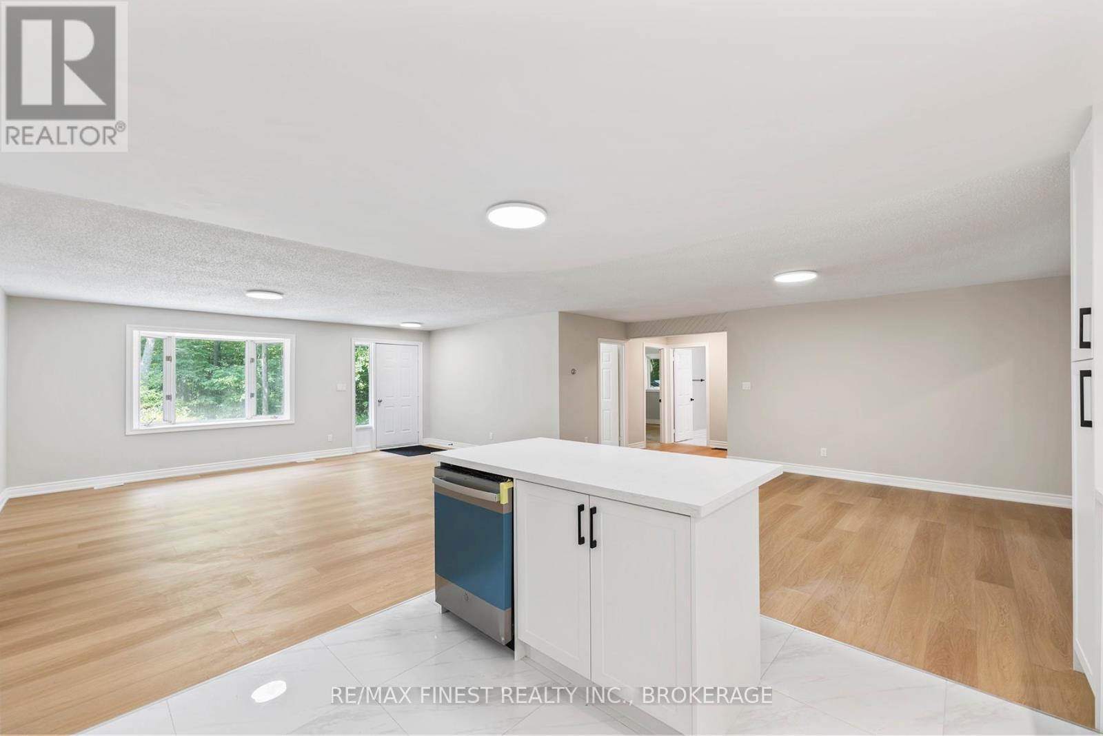 918 Fry Road, Prince Edward County, Ontario  K0K 2T0 - Photo 11 - X12346398